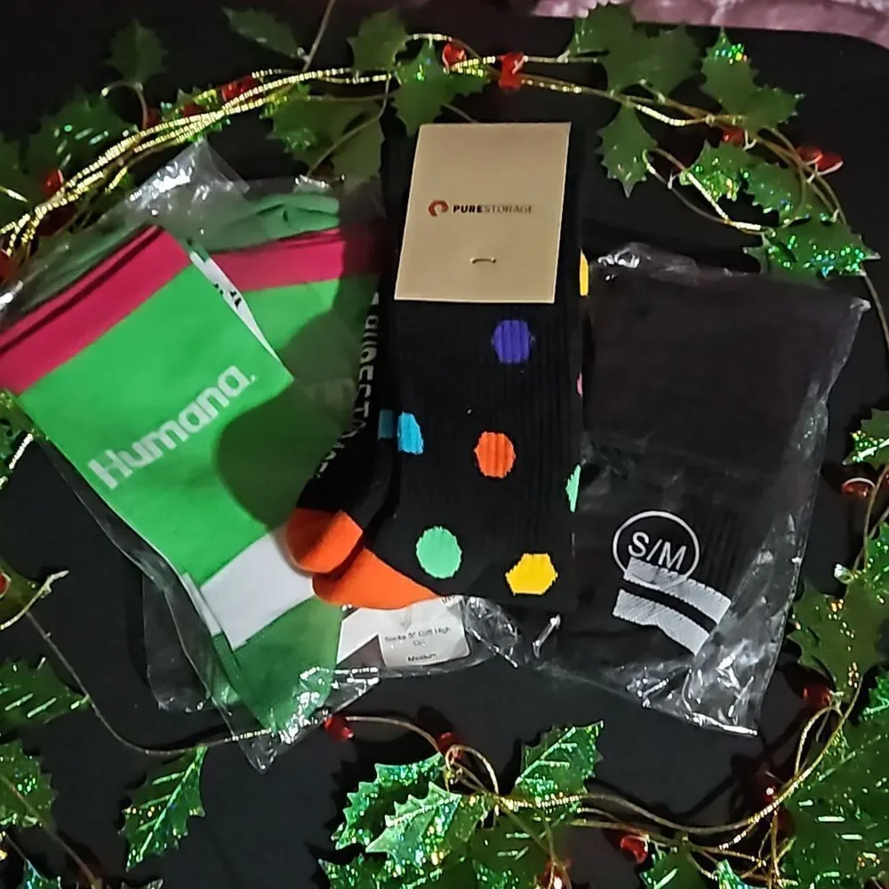Men's Assorted Sock Bundle of 4 size Medium NWT